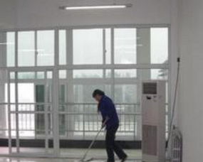 專業保潔服務，擦玻璃、家電油煙機清洗，價位低，來電特惠！
